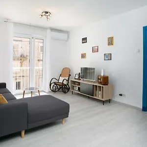 https://uncle-alberts.hotels-in-trogir.com