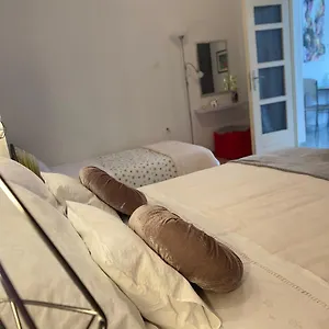 https://apartments-sara-trogir-21220.hotels-in-trogir.com