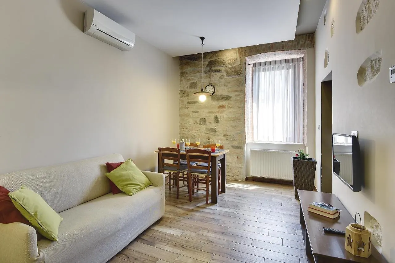 Mimoza Old Town Pula Apartments Croatia